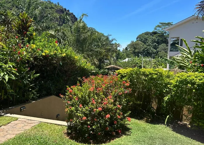 Eden Hills Residence